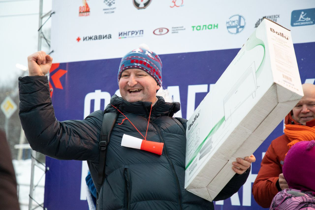 Тёплые призы от ИЗТТ согрели болельщиков этапа Кубка России по лыжным гонкам в Удмуртии