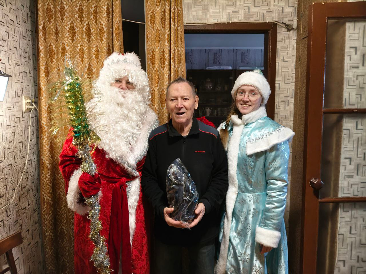 Технопарк «Русклимат ИКСЭл» поздравил детей и ветеранов с Новым годом