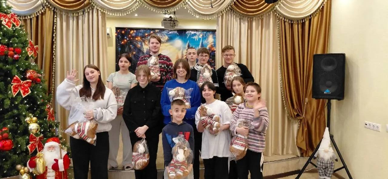 Волшебство из климатической столицы: сотрудники Технопарка «Русклимат ИКСЭл» подарили праздник воспитанникам подшефного детского дома