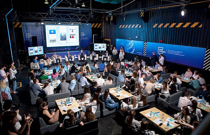 Председатель Совета директоров ТПХ «Русклимат» стал гостем Молодежного форума Владимирской области