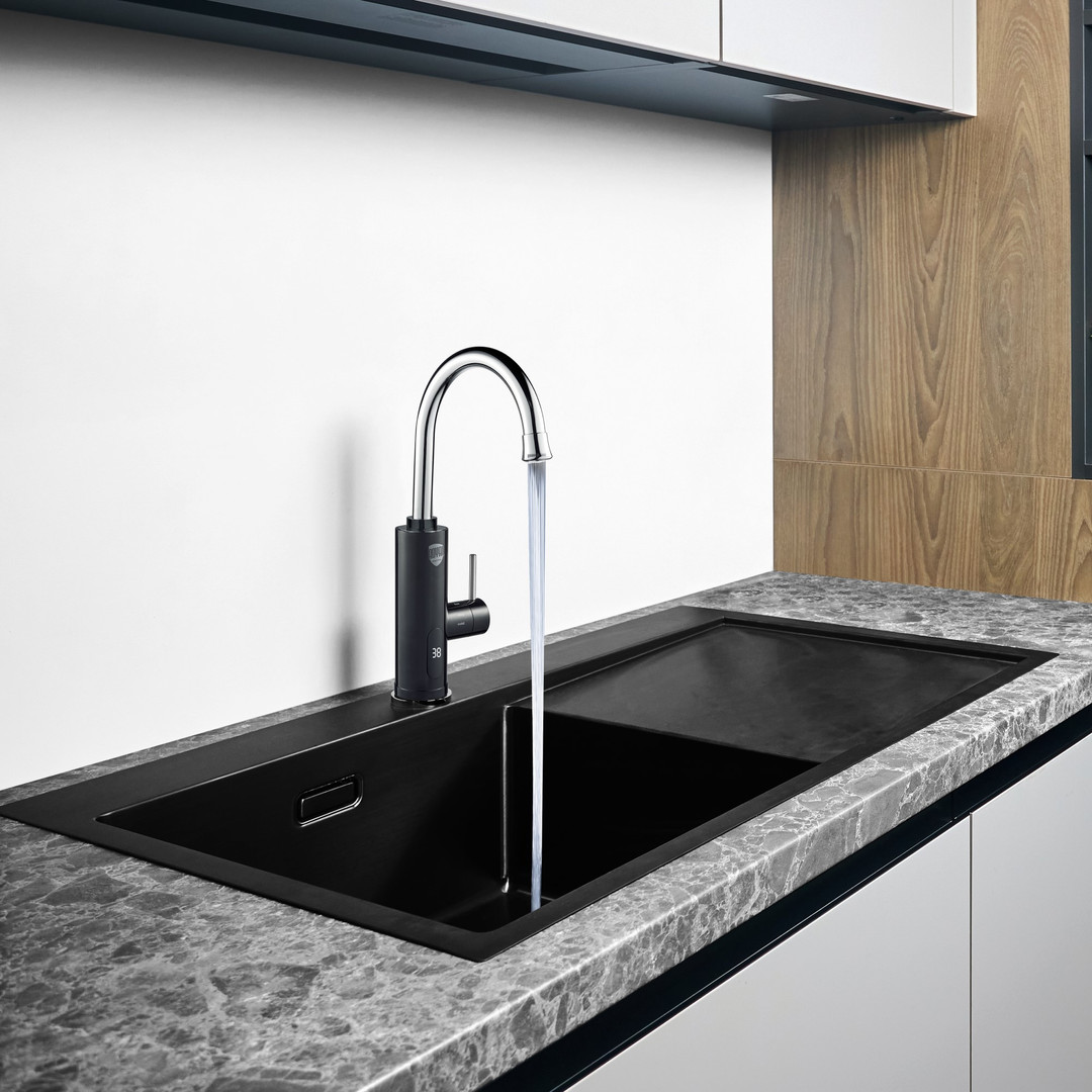 НОВИНКИ! Водонагреватели проточные Royal Thermo QuickTap