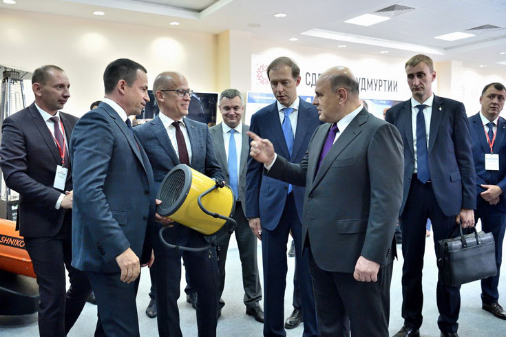 Михаил Мишустин познакомился с новой продукцией ТПХ «Русклимат»